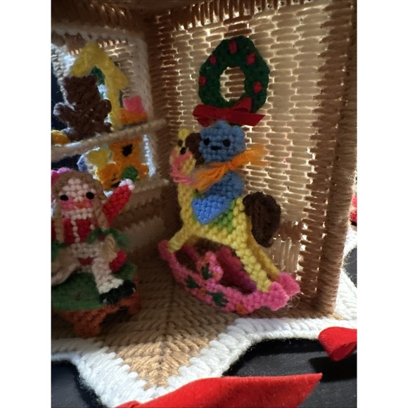 Plastic Canvas Santa's Workshop Christmas Mobile 4 Scenes Dimensional 3D DIORAMA - Picture 10 of 15